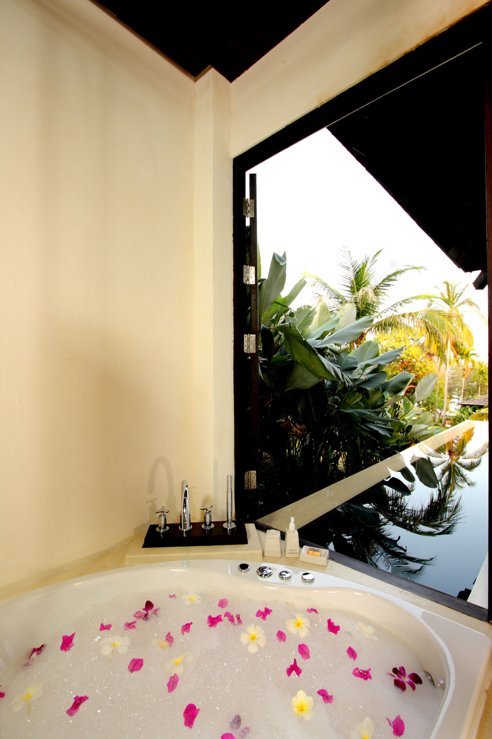 008_Two-Bedroom Pool Villa_Bathroom The Vijitt Resort Phuket