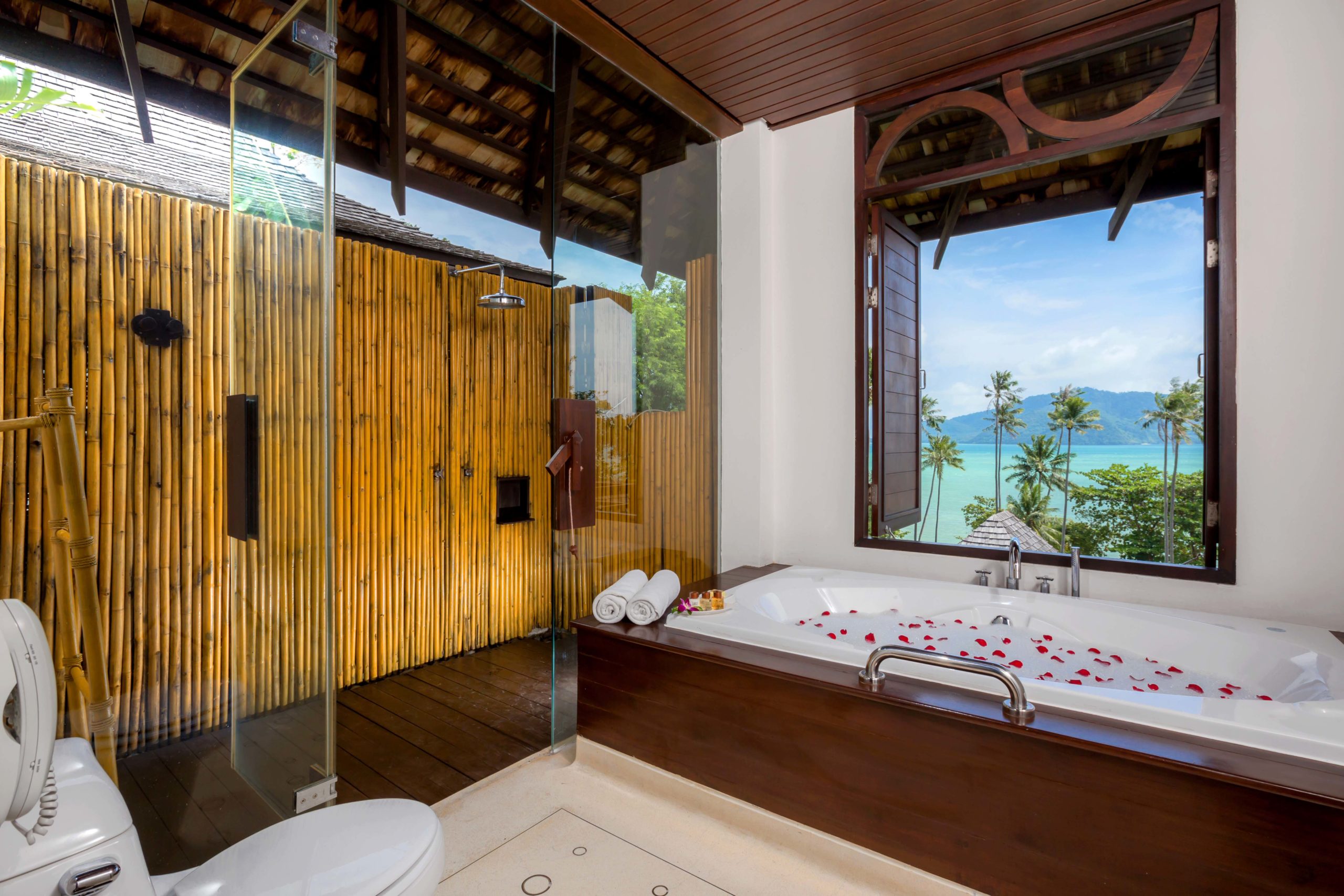 04_Deluxe Seaview Villa_Bathroom The Vijitt Resort Phuket (1)
