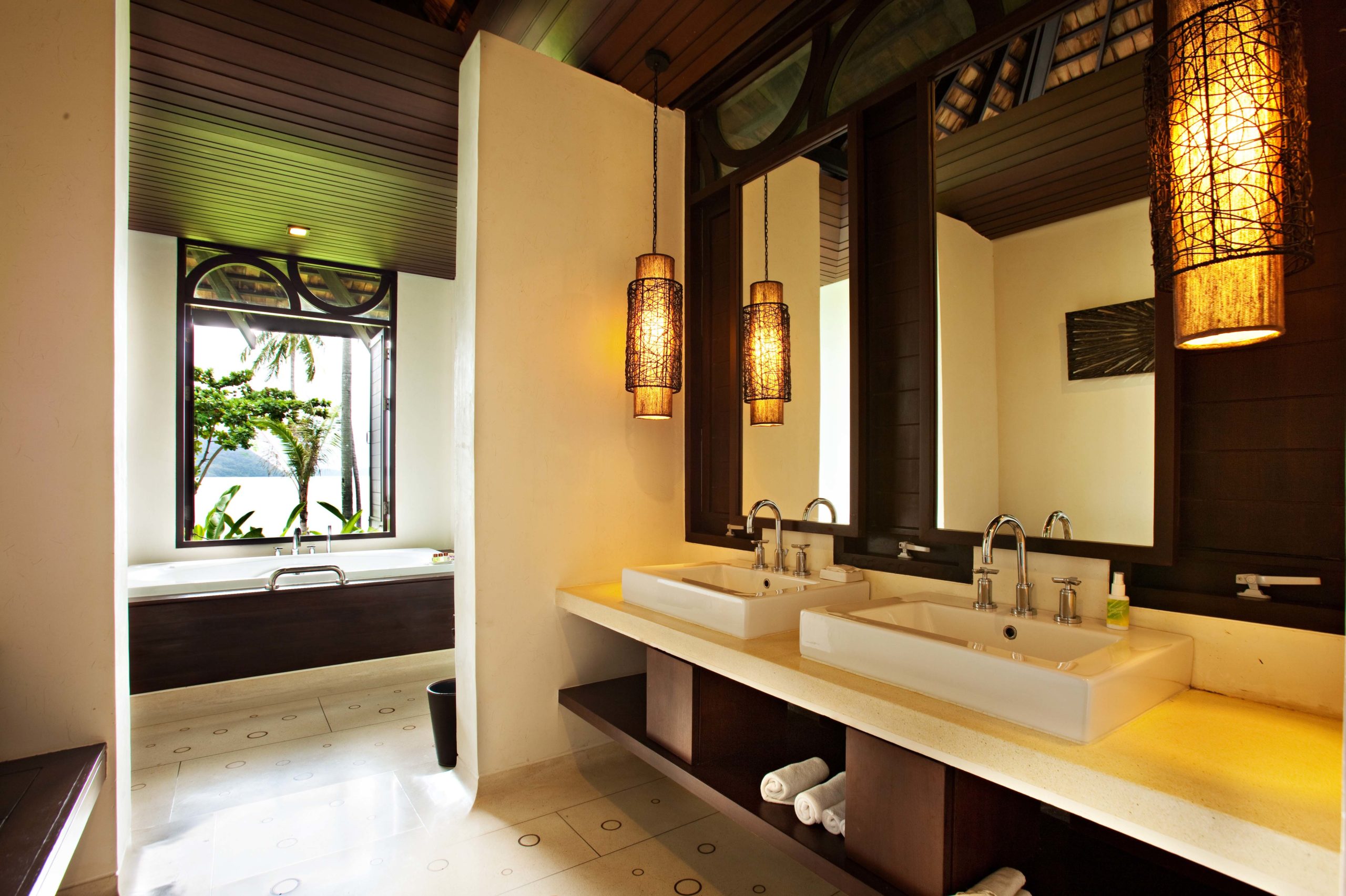 05_Deluxe Beachfront Villa (Bathroom) The Vijitt Resort Phuket